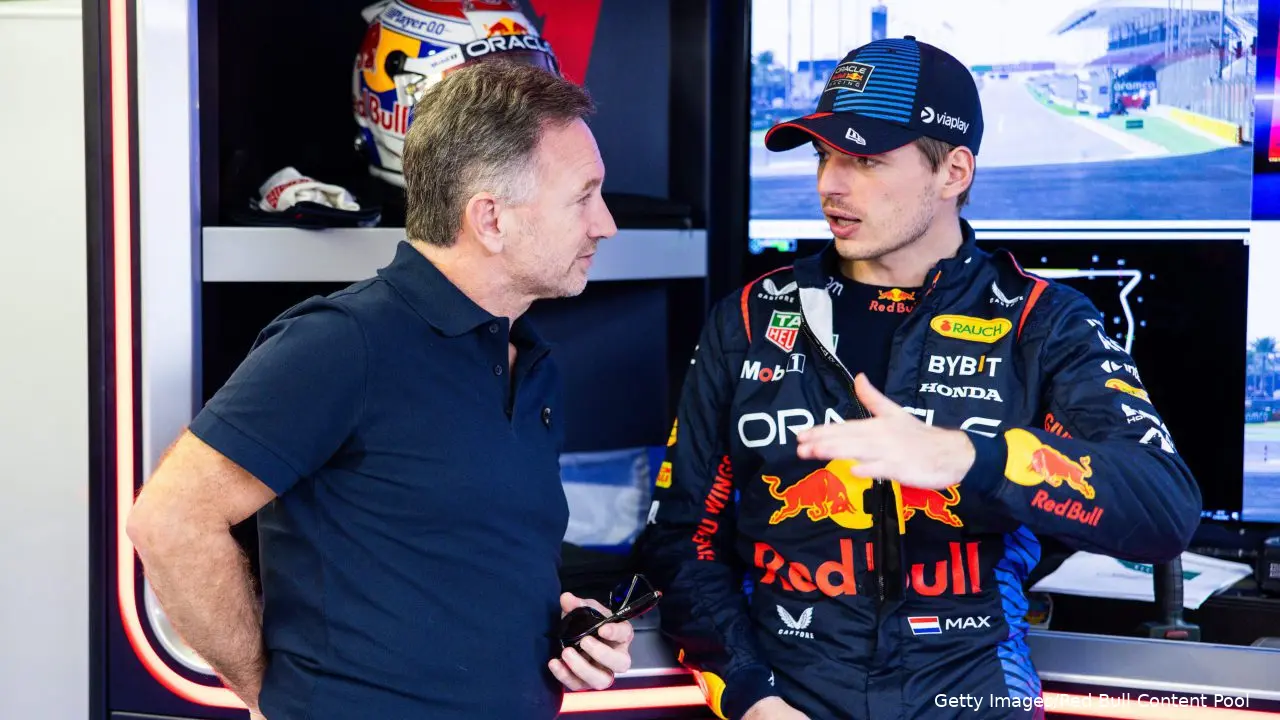 max verstappen christian horner pre season test bahrein 2024f1708615848