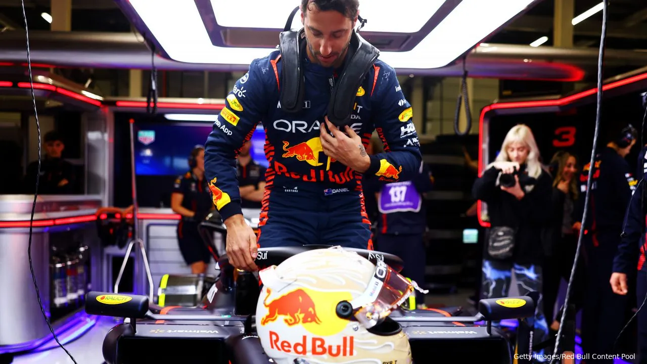 daniel ricciardo silverstone test 2023f1689146282