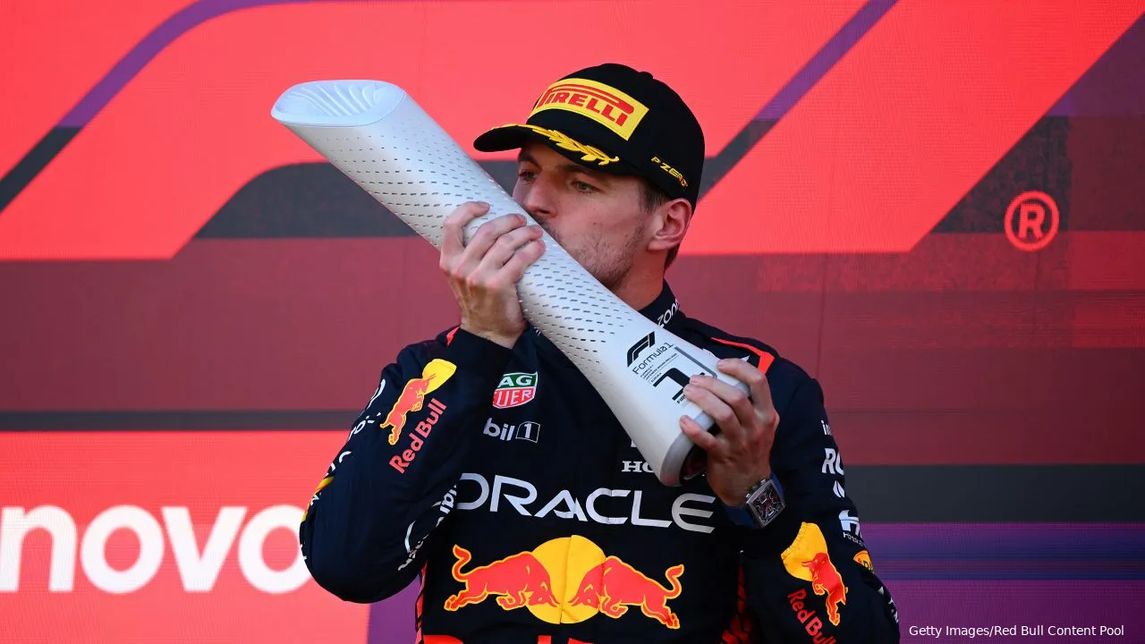 max verstappen gp japan 2023 trofeef1696410225