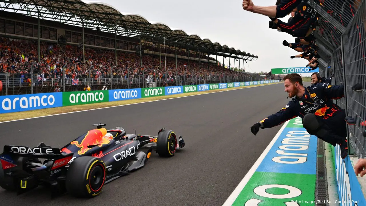 max verstappen finish gp hongarije 2022f1689852834