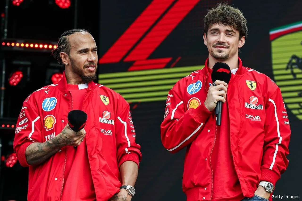 Bommetje: 'Charles Leclerc totaal niet blij met Lewis Hamilton'