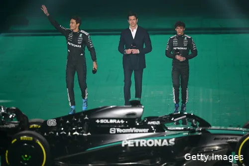 <i>Het Ineos-logo is verdwenen op de Mercedes-bolide.&nbsp;</i>