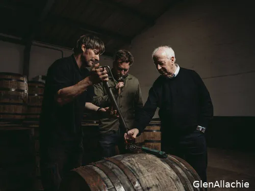 billy-walker-glenallachie at a whisky cask