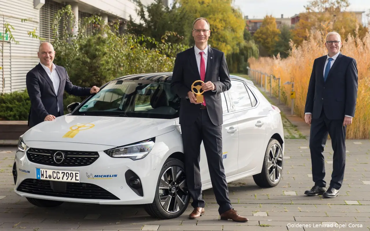 opel corsa e michelin goldenes lenkrad 1