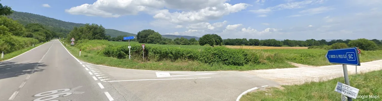 From the provincial road onto the gravel!