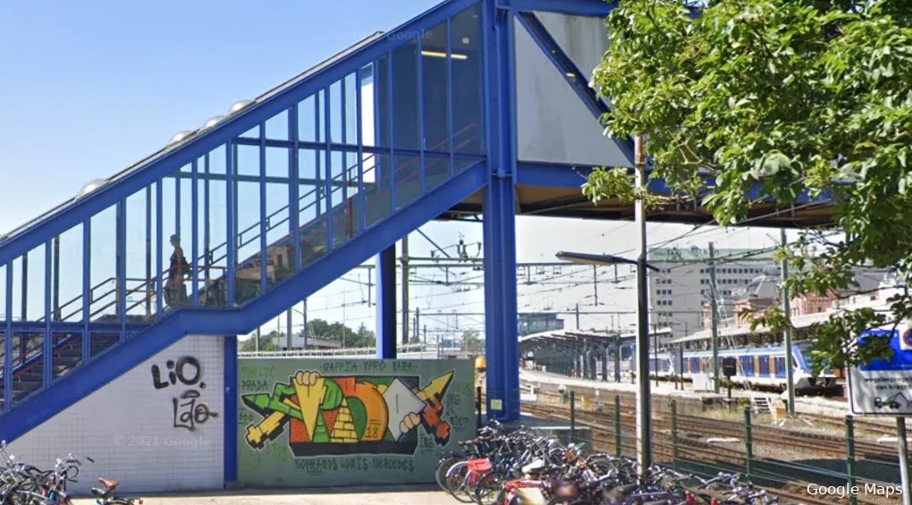 oude blauwe brug kant viaductstraat spoor hoofdstation