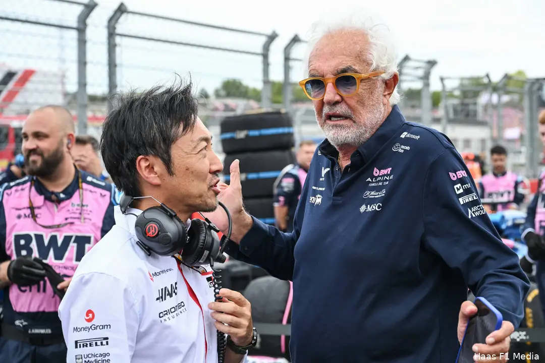 haas ayao komatsu gp hongarije 2025 zondag flavio briatore