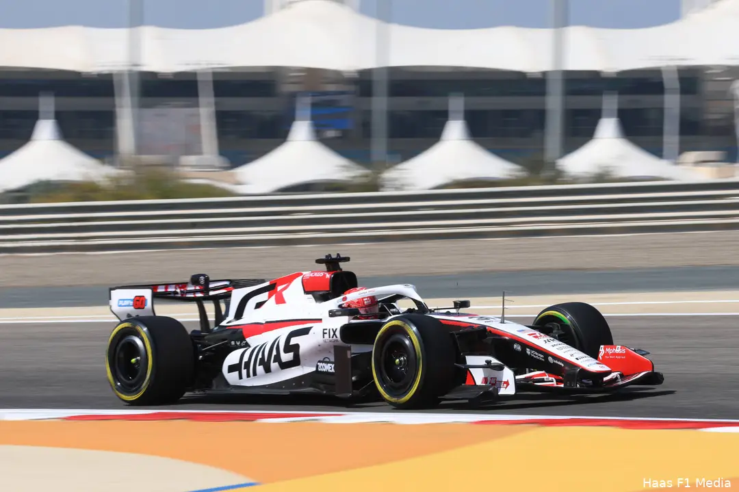 esteban-ocon-haas-VF-26-bahrein-wintertest-woensdag