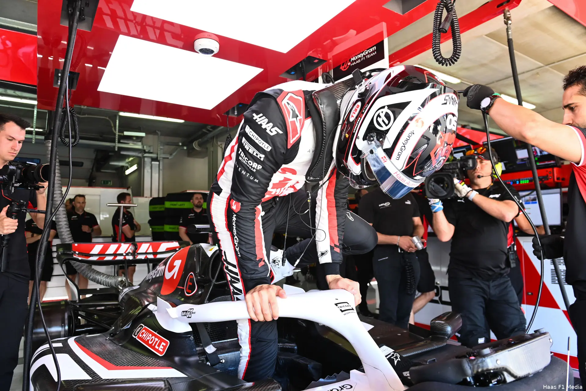 haas gp emilia romagna imola 2024 bearman