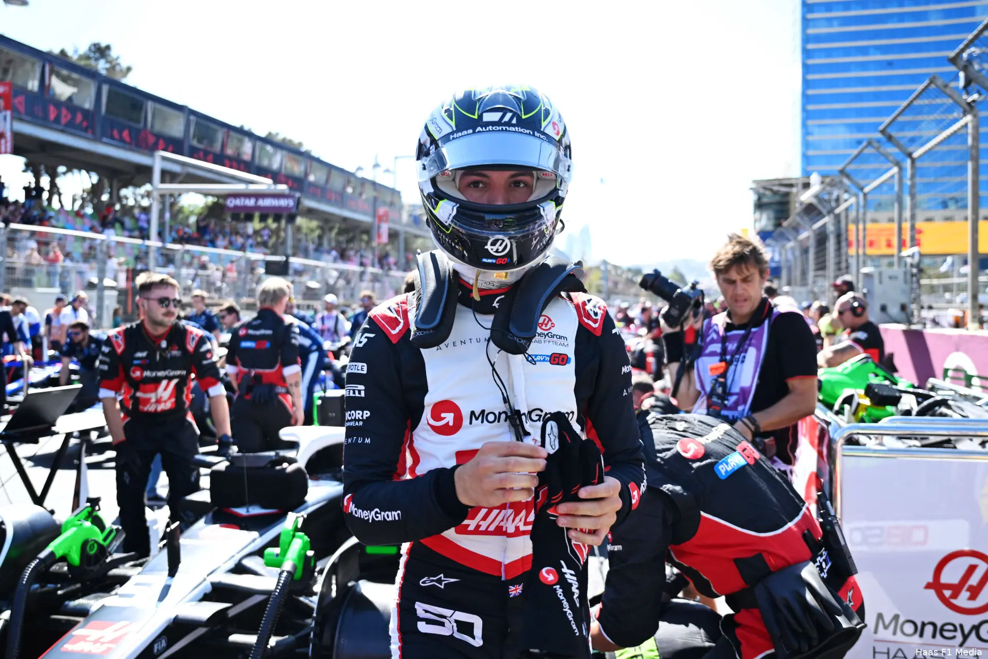 oliver bearman haas gp azerbeidzjan zondag 2024