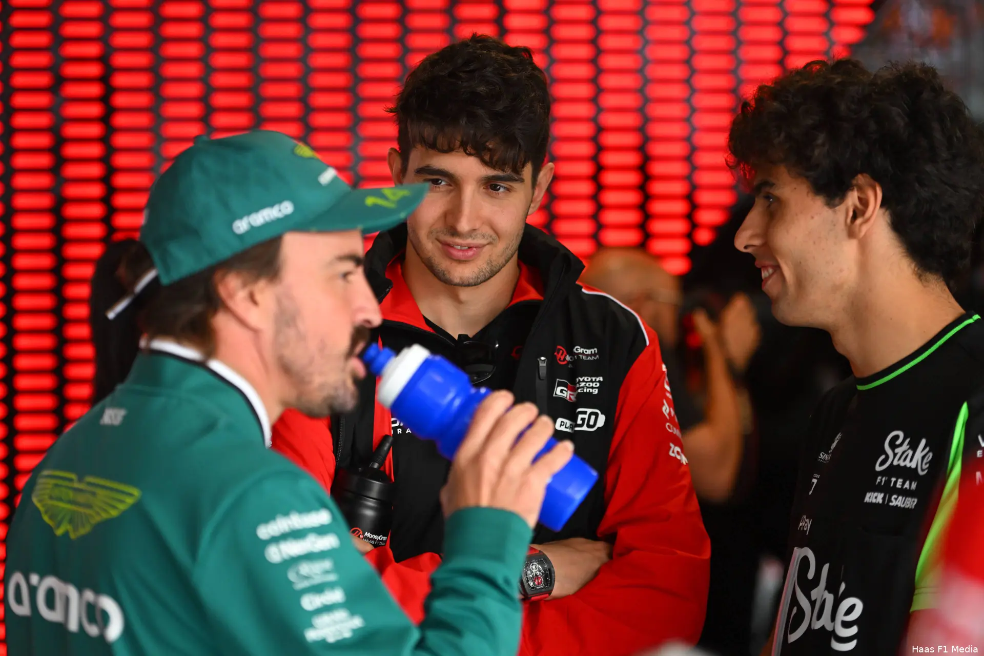 haas-esteban-ocon-gp-hongarije-2025-zondag-gabriel-bortoleto-fernando-alonso