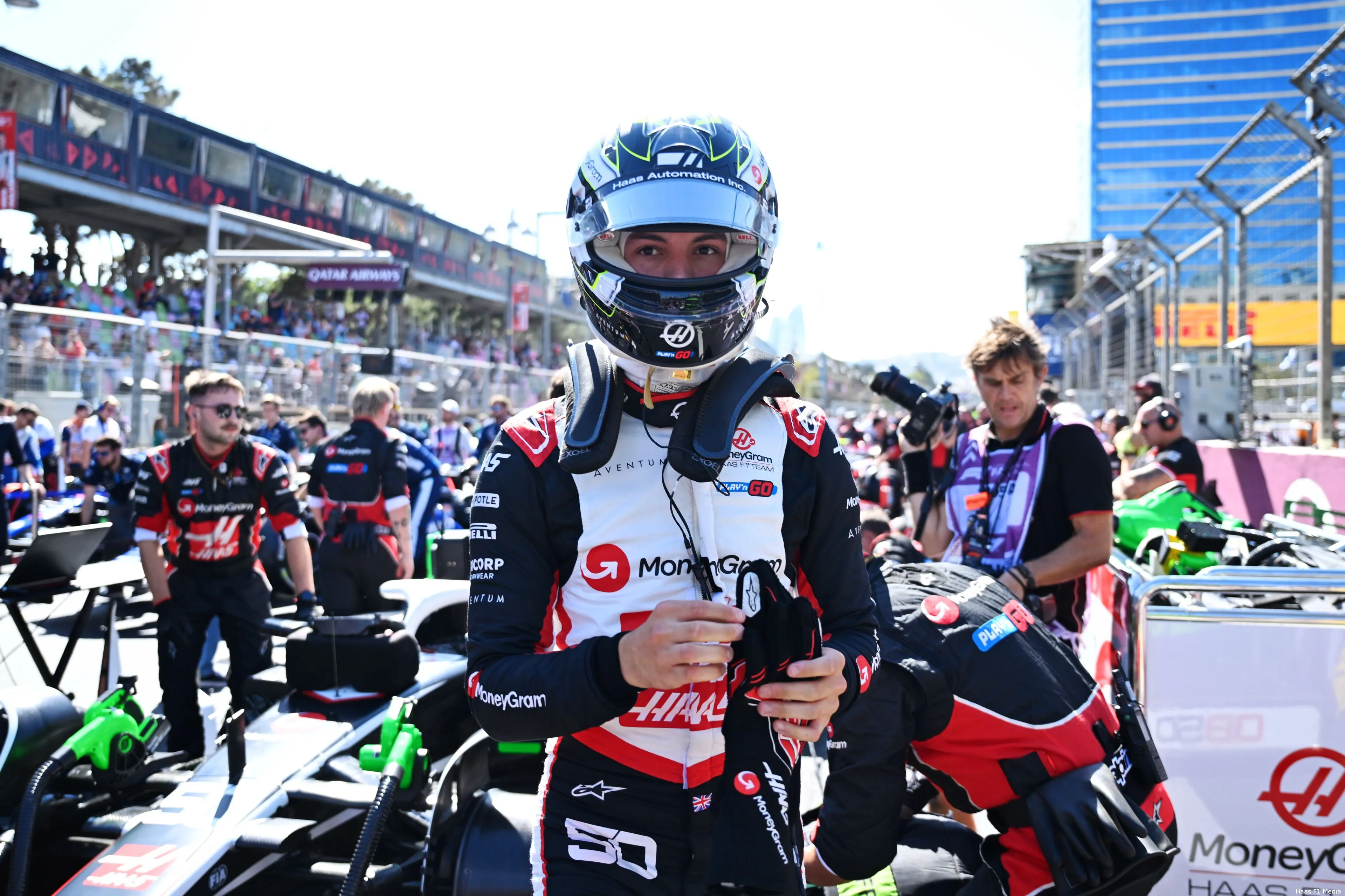 oliver bearman haas gp azerbeidzjan zondag 2024