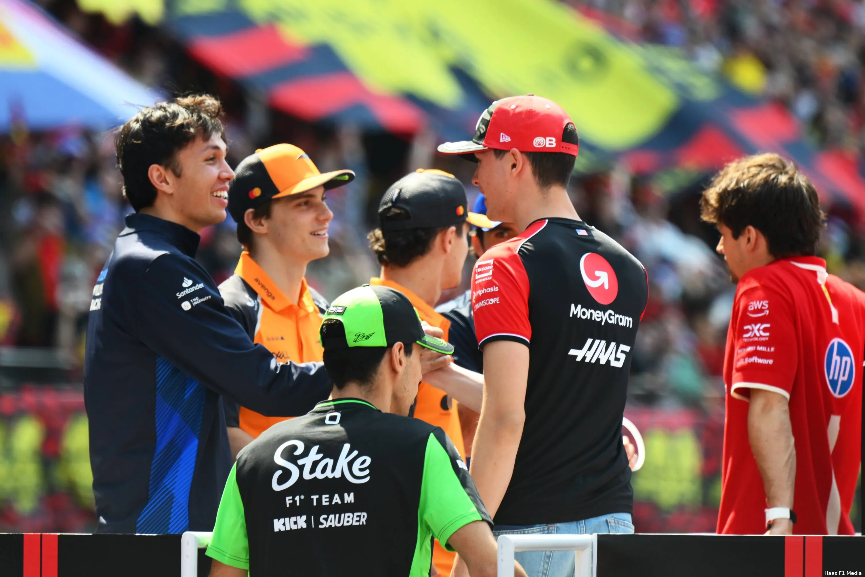 oliver bearman haas alexander albon williams oscar piastri mclaren charles leclerc ferrari zondag china 2025