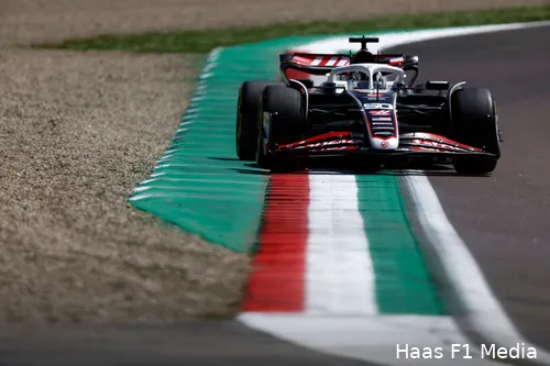 Oliver Bearman tijdens VT1 in Imola.