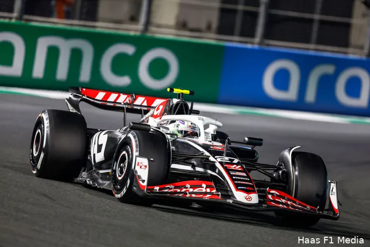 Nico Hülkenberg pakt P10 en een punt in Djedda.