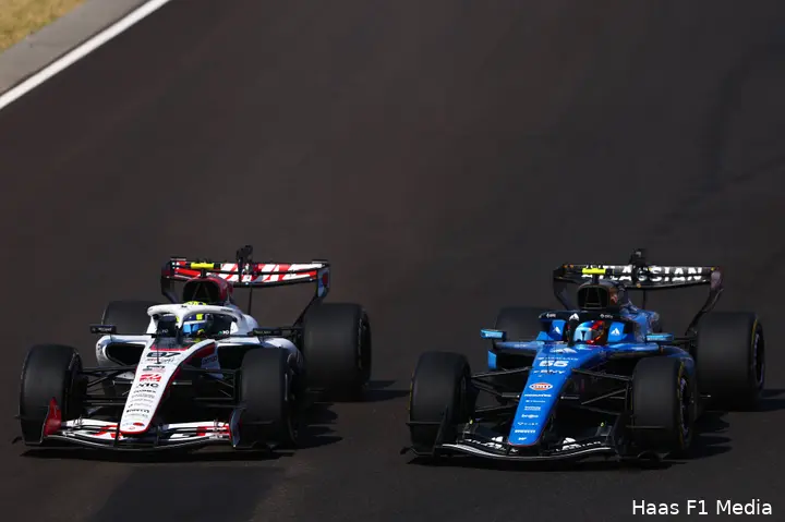 oliver-bearman-haas-gp-hongarije-2026-zondag-carlos-sainz