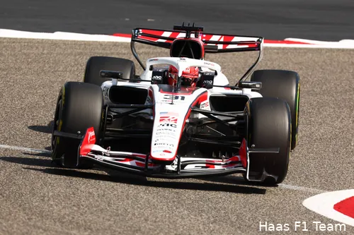 esteban-ocon-haas-bahrein-wintertest-dag1-9
