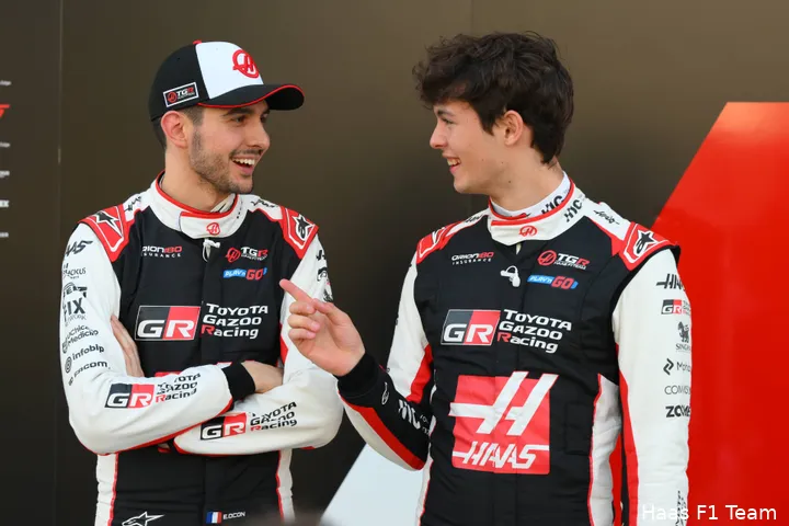 esteban-ocon-oliver-bearman-haas-bahrein-wintertest-dag1-1