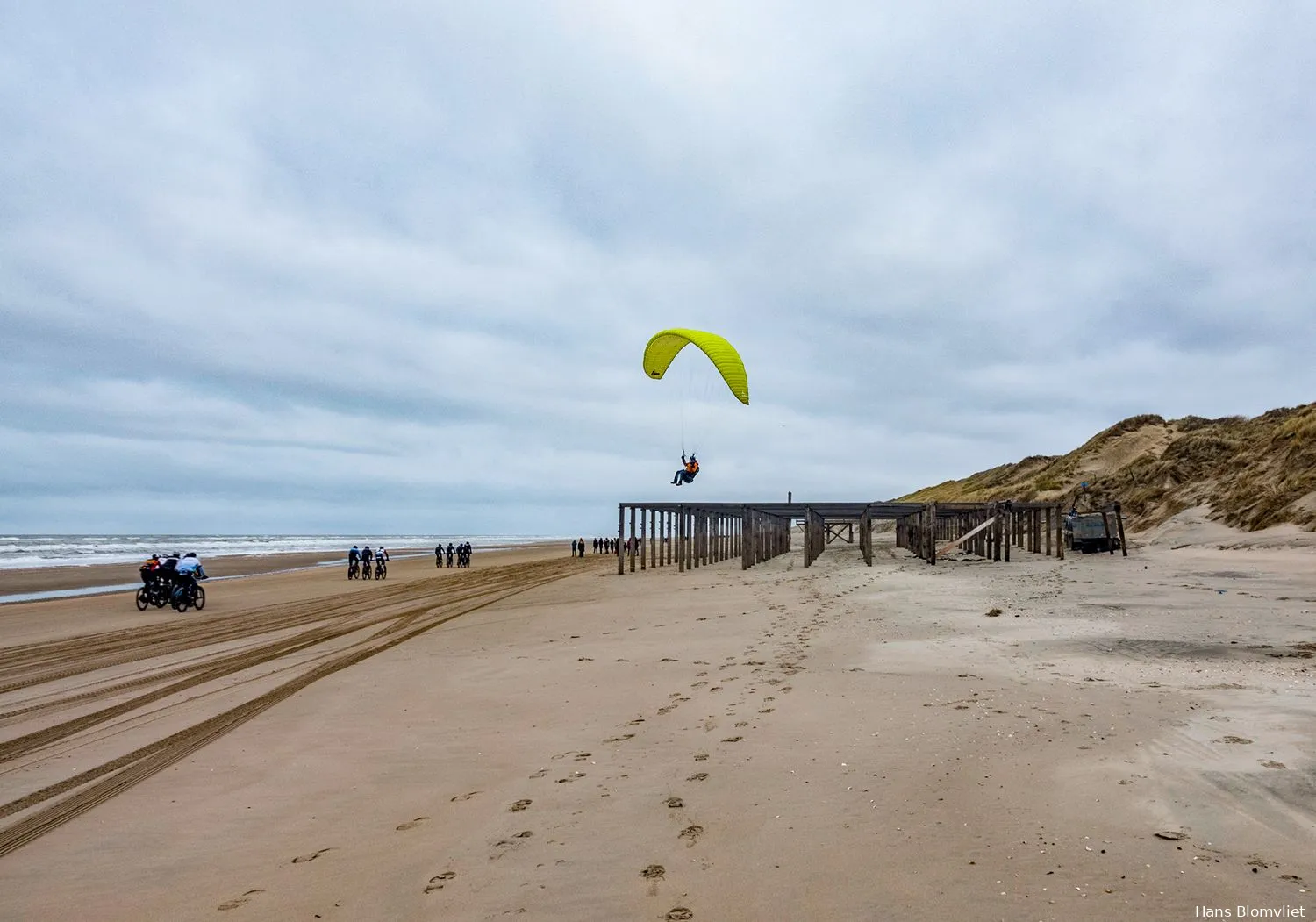 dsc02155 egmond pier egmond kopieren hand blomvliet