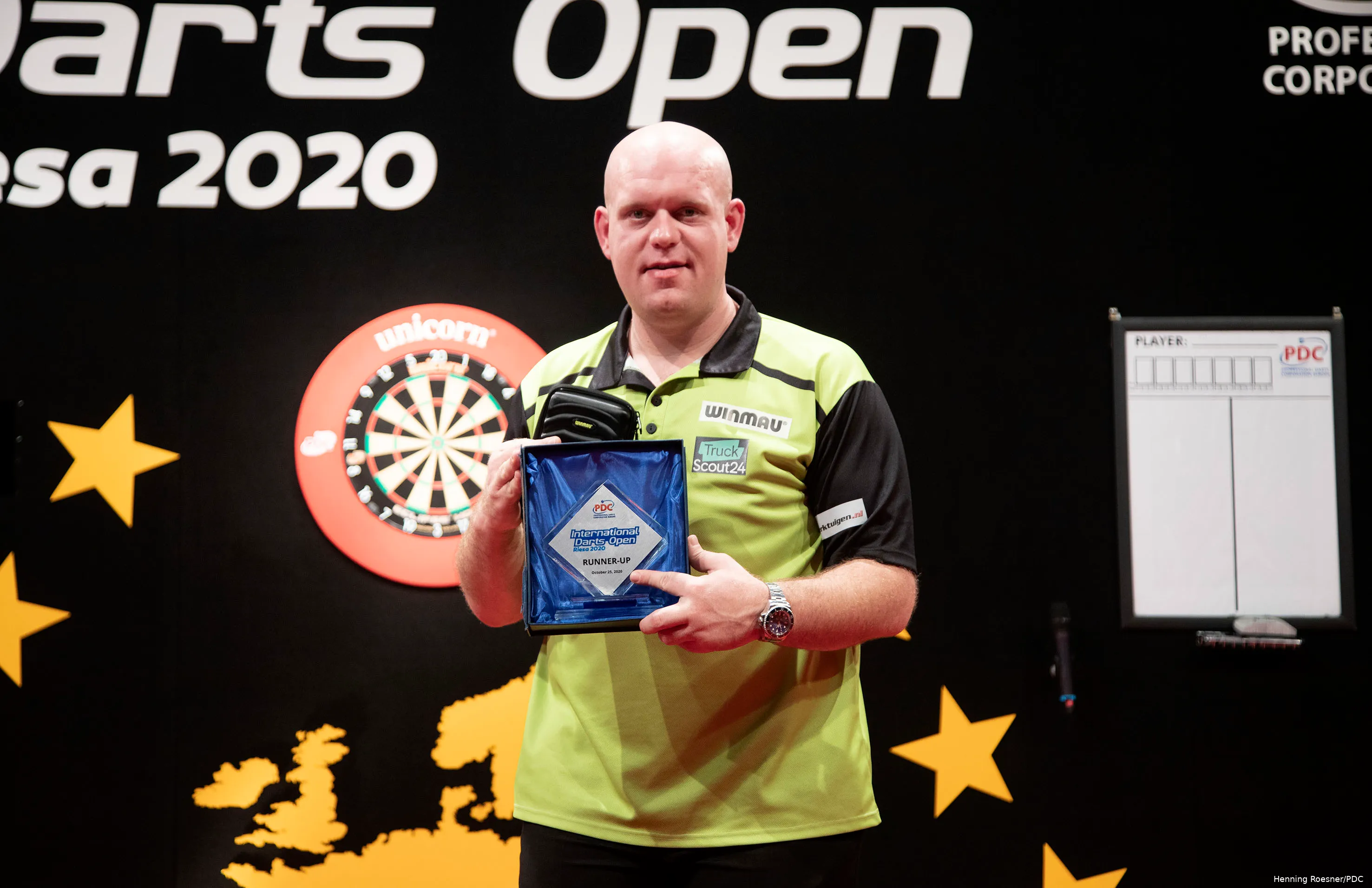 19 Michael van Gerwen