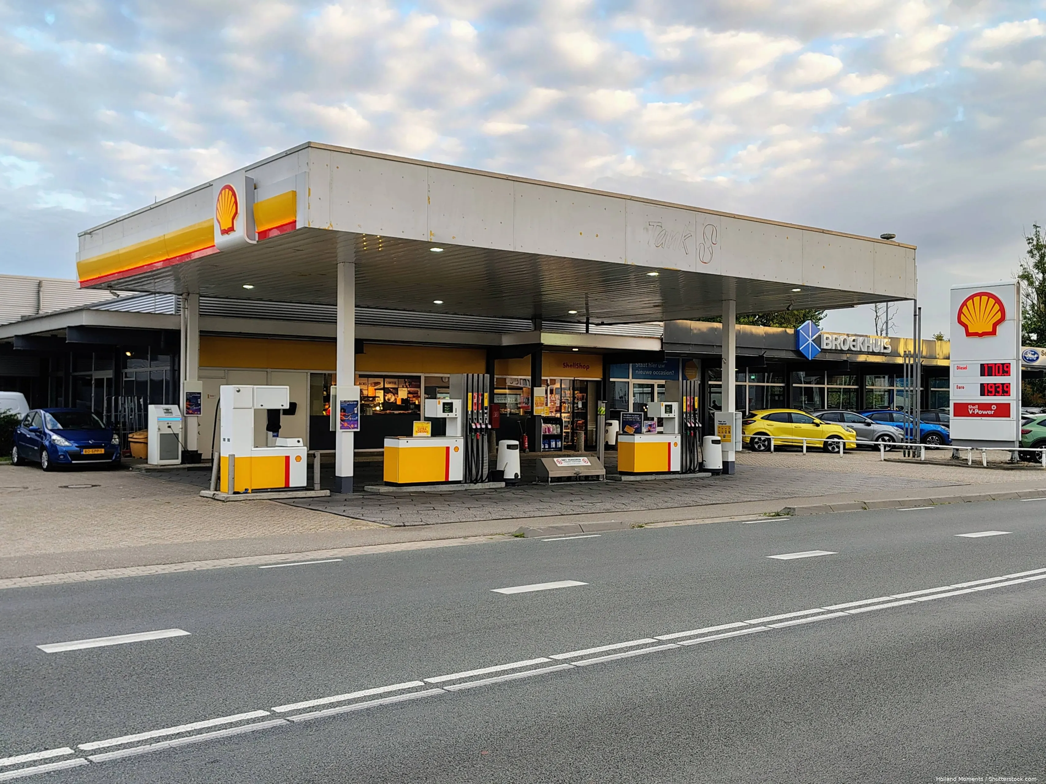 shutterstock_2677272889