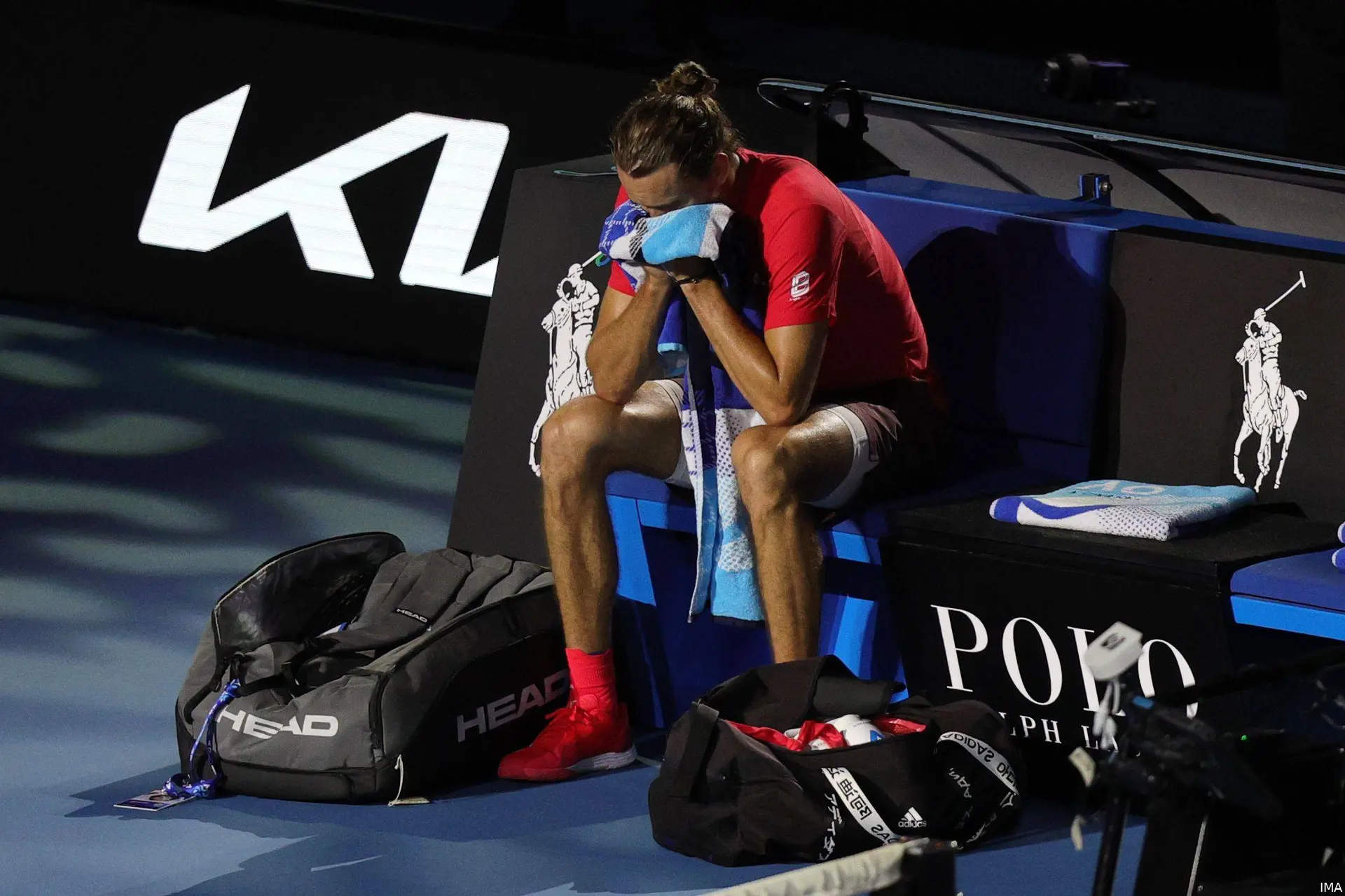 Zverev weint nach der Niederlage im Australian-Open-Finale 2025