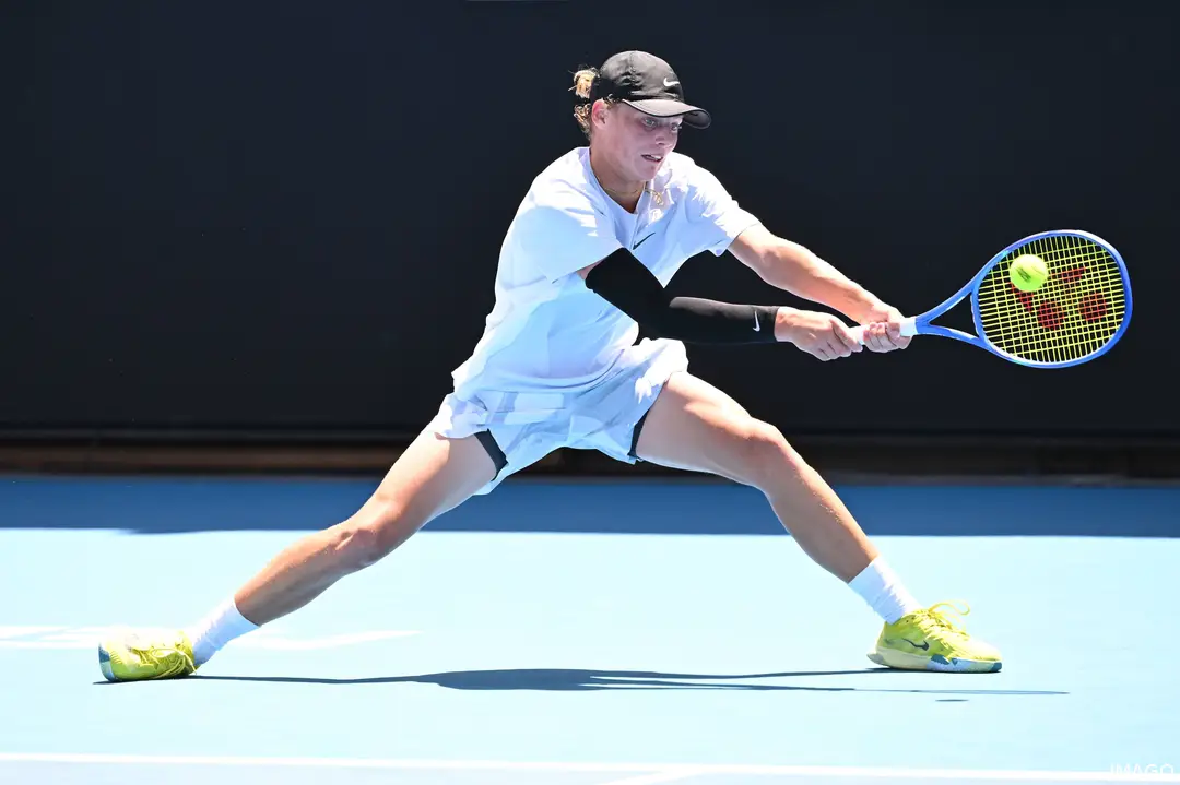 Cruz Hewitt hits a backhand