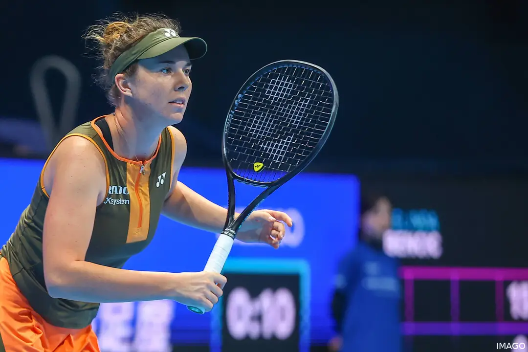 Linda Noskova in action