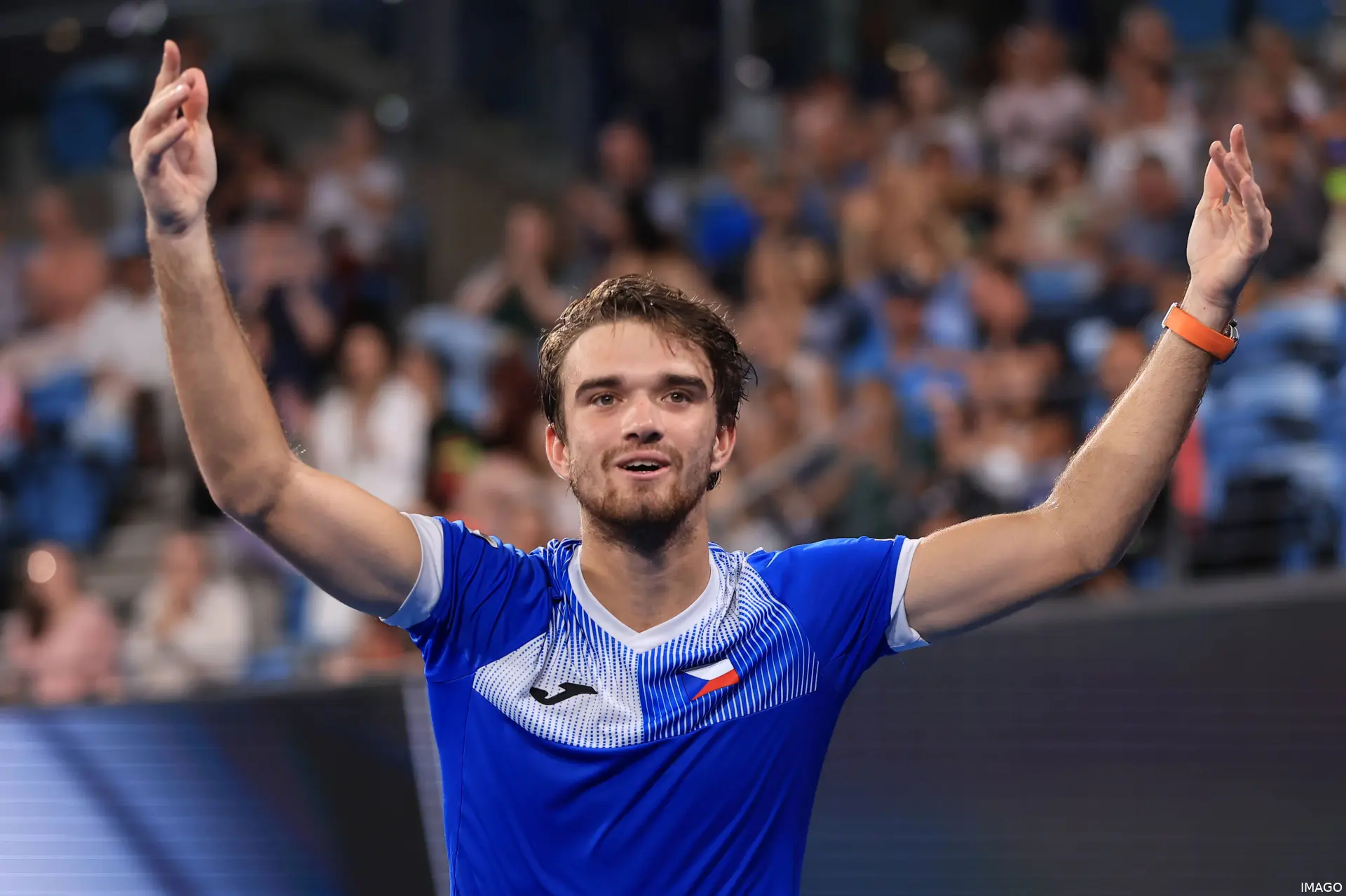 Tomas Machac celebrating for his country
