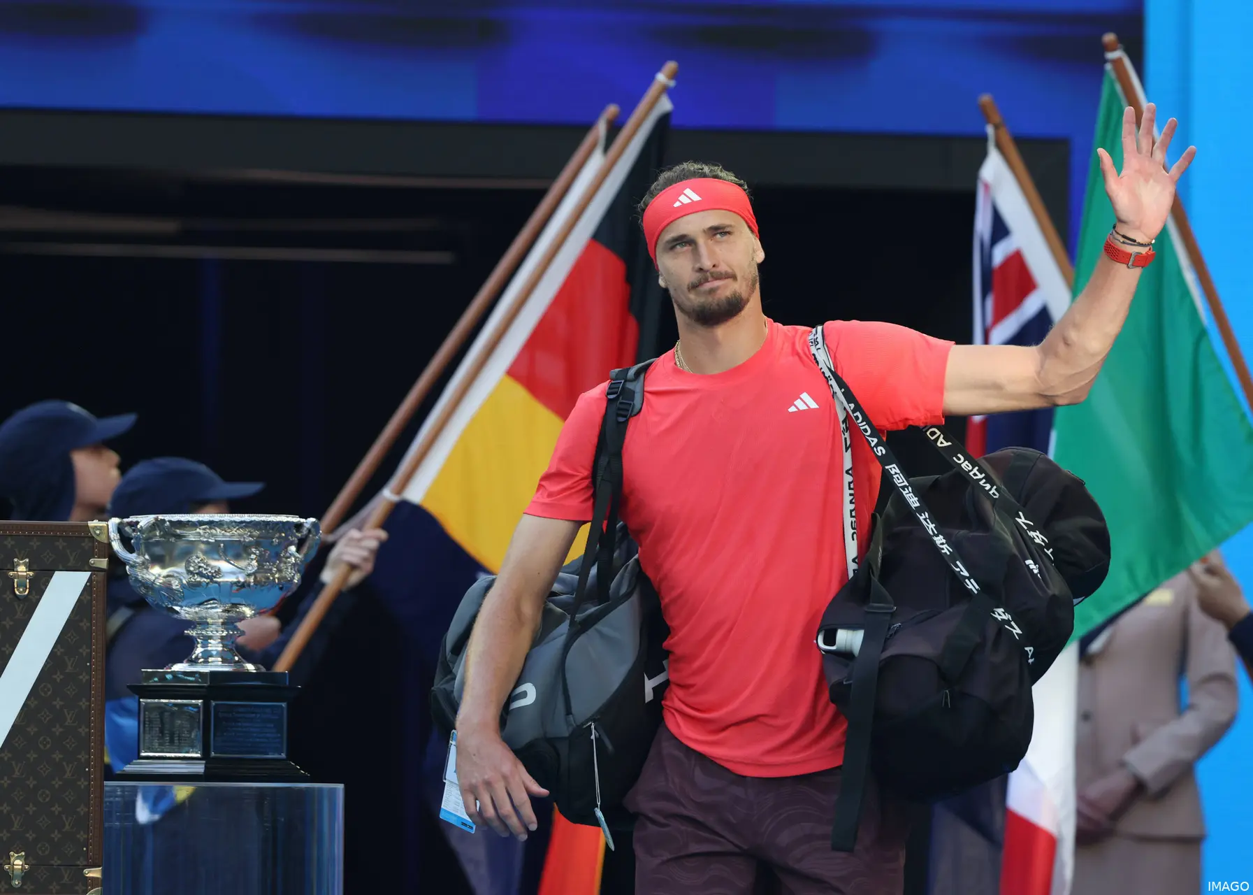 Zverev greets the crowd upon his arrival at Rod Laver Arena for the AO2025 final