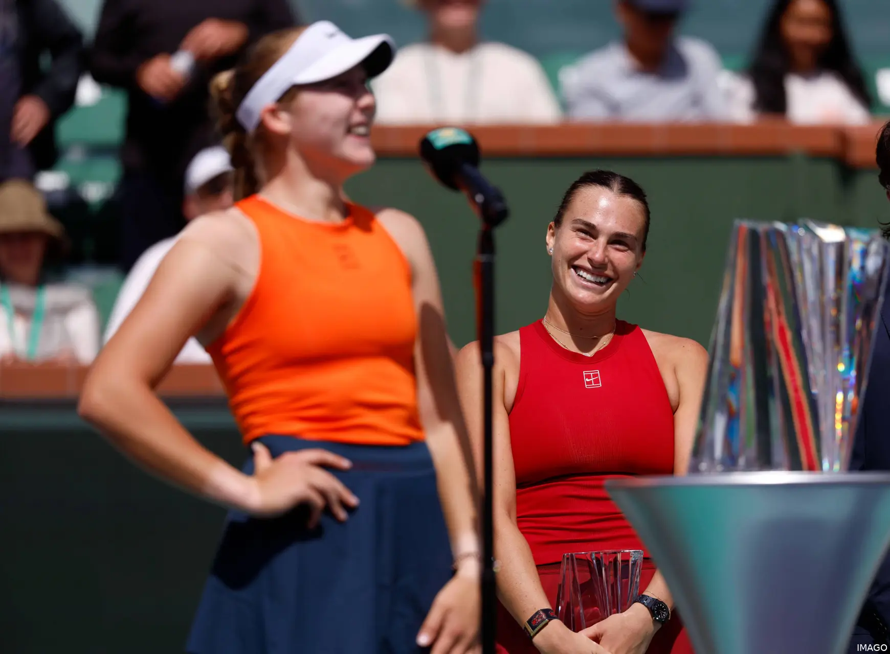 Andreeva and Sabalenka on court