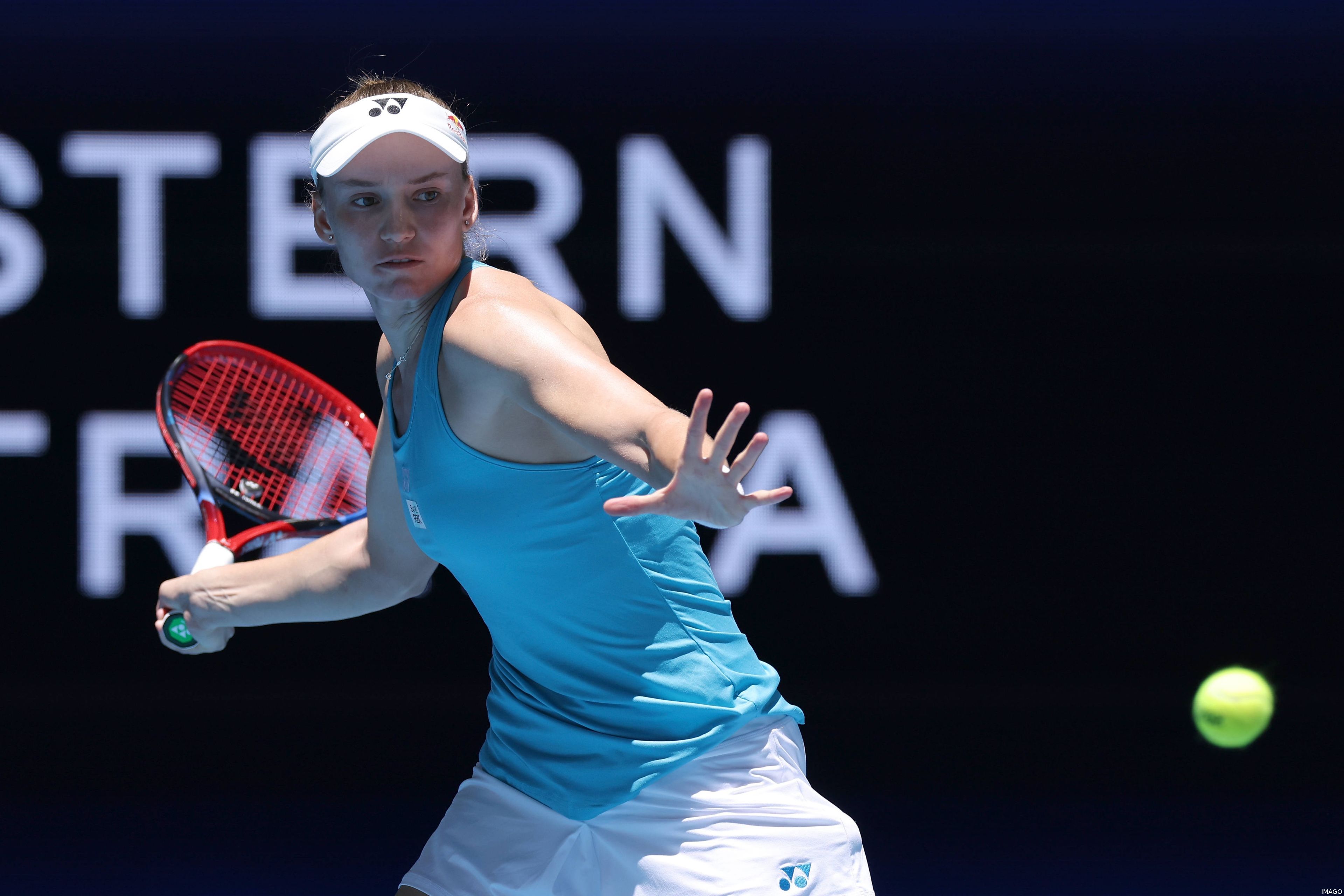 Regresso Polémico: Vukov Volta a Orientar Rybakina e a Controvérsia Reacende-se