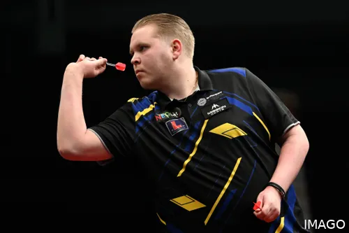 Viktor Tingström pakte als eerste een PDC Tour Card op de Finalefase van de Europese Q-School