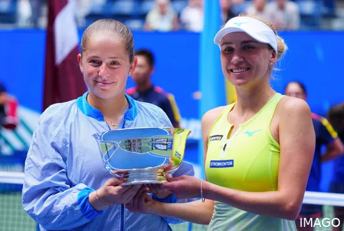 Lyudmyla Kichenok (on right)