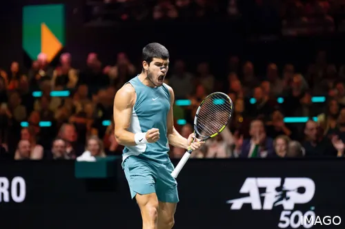 Carlos Alcaraz will den Indoor-Hype beenden.