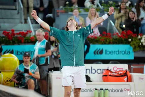 Andrey Rublev en el Open de Madrid 2024. Gana su segundo título de Masters 1000 contra Felix Auger-Aliassime.