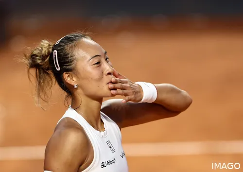 Zheng Qinwen celebrates her first victory against Sabalenka in the Rome Open quarterfinals