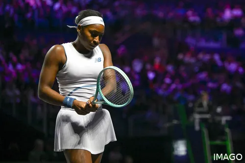 Coco Gauff about to return at the WTA Finals.
