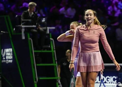 Mirra Andreeva with Diana Shnaider at the WTA Finals.