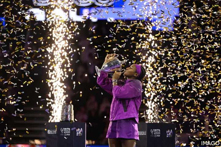 Coco Gauff kisses the WTA Finals trophy at the end of the 2024 season
