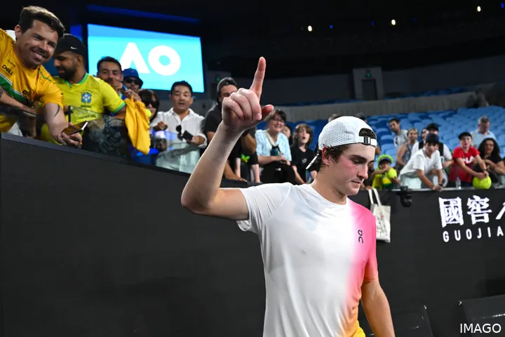 Fonseca logró su primera victoria en el cuadro principal de un Grand Slam tras derrotar al cabeza de serie número 10, Andrey Rublev.
