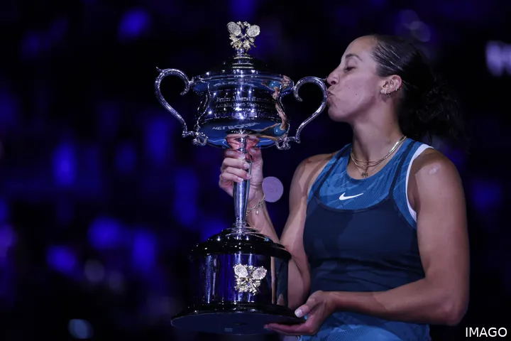Madison Keys kissing the cup at the Australian Open 2025