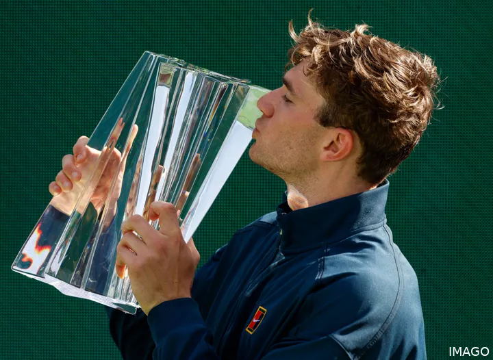 Jack Draper lifting the trophy after winning the 2025 Indian Wells Open