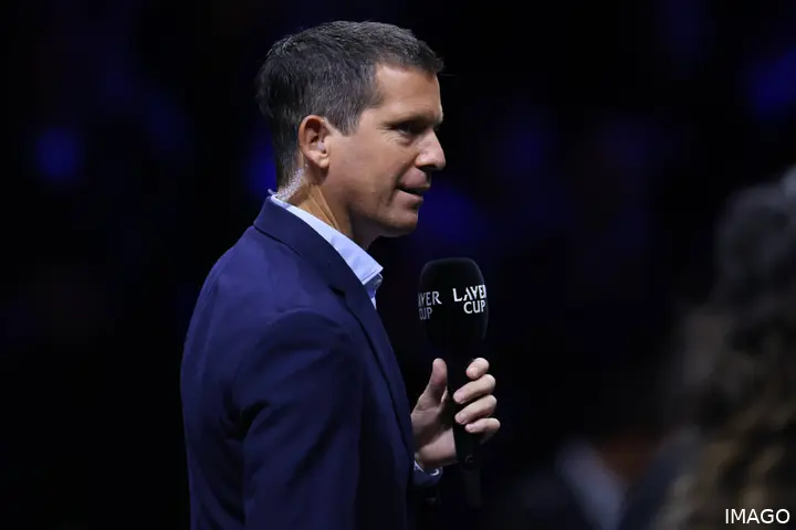 Tim Henman holds a microphone during the Laver Cup.&nbsp;