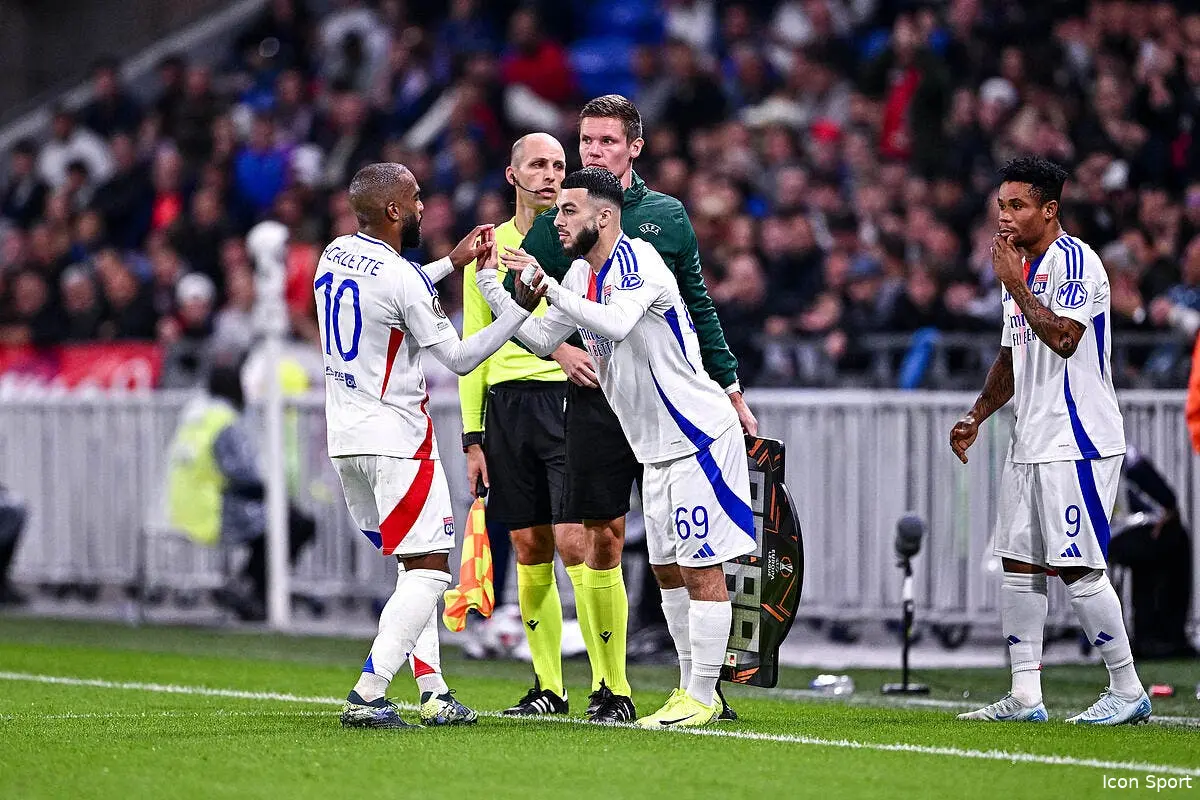 OL : Lacazette vs Mikautadze, Lyon commence à trembler
