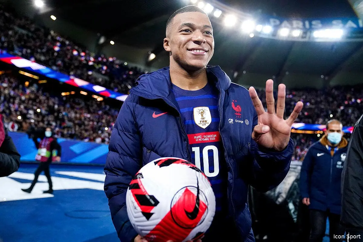 10 10 kylian mbappe le monde du foot sous le choc icon 13112021 pf21879 328009