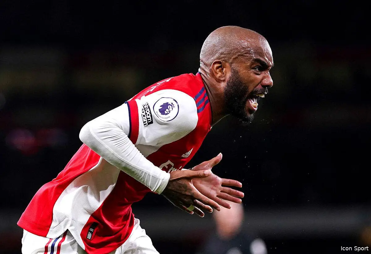 alexandre lacazette au coeur d un secret top defense icon 63152070 326139