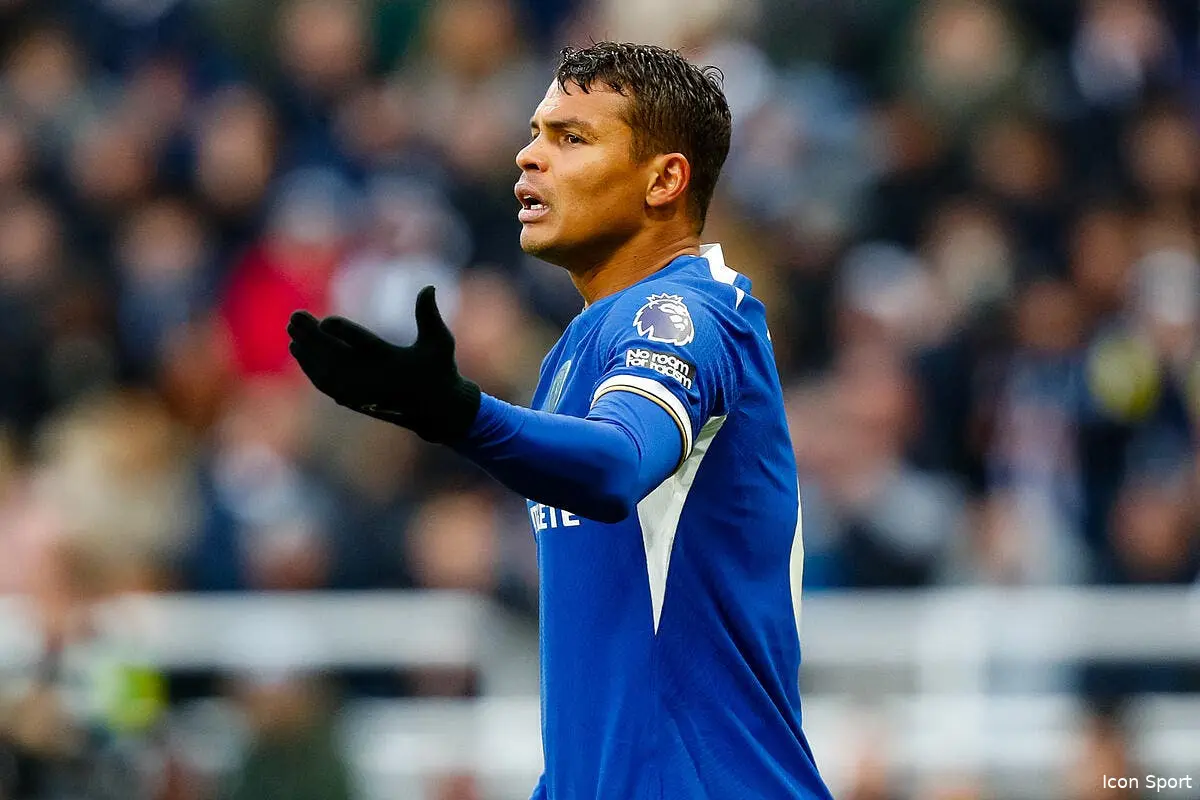 ang thiago silva agonise chelsea doit arreter le massacre icon ap 12579426 368435