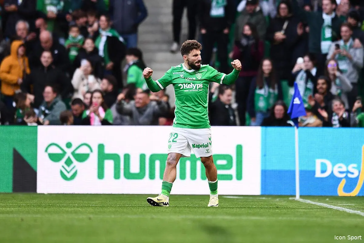 ASSE : Son flop fait un triplé, Walid Acherchour s'excuse