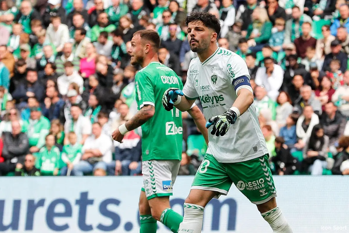 ASSE : Larsonneur absent pour les deux dernières journées ?